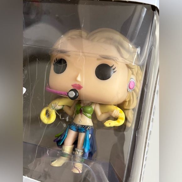 Funko Pop! Rocks Britney Spears Vinyl Figure #98 w/ pop protector - Picture 6 of 7